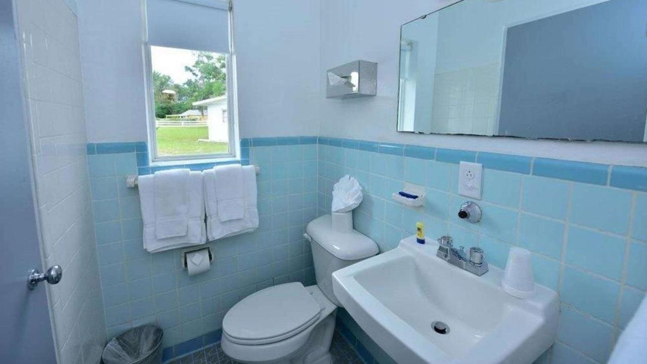 Sun Plaza Motel Silver Springs Buitenkant foto